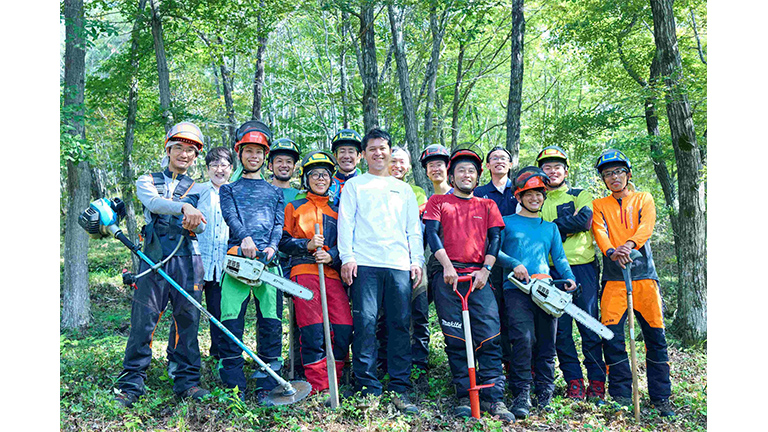 GREEN FORESTERS社メンバー（中央が中井代表）